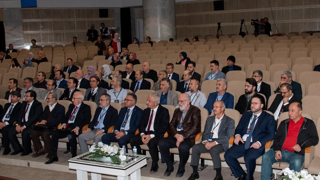 “Uluslararası Mukayeseli Hukuk Sempozyumu” düzenlendi